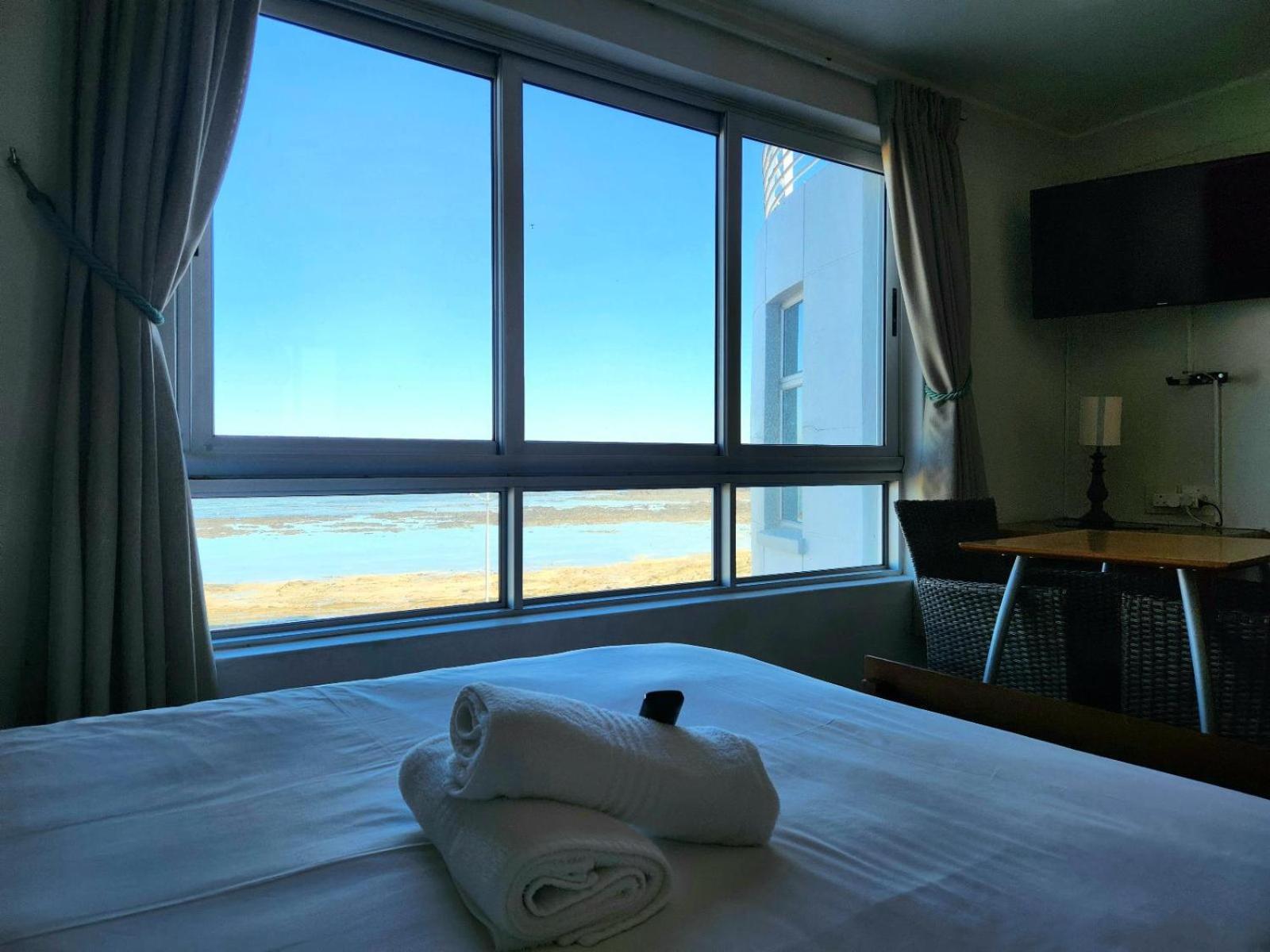 False Bay Inn Strand Rum bild