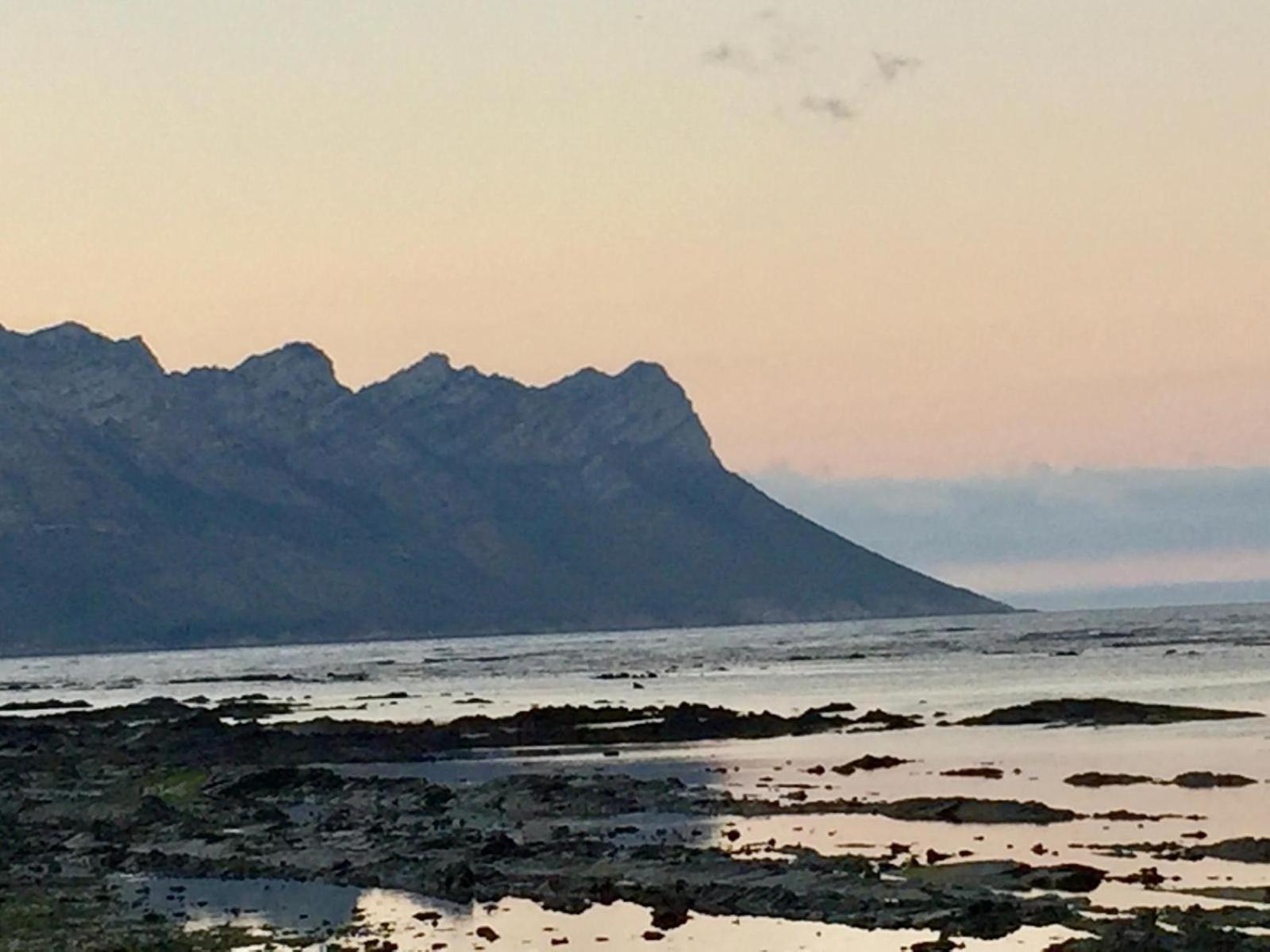 False Bay Inn Strand Exteriör bild