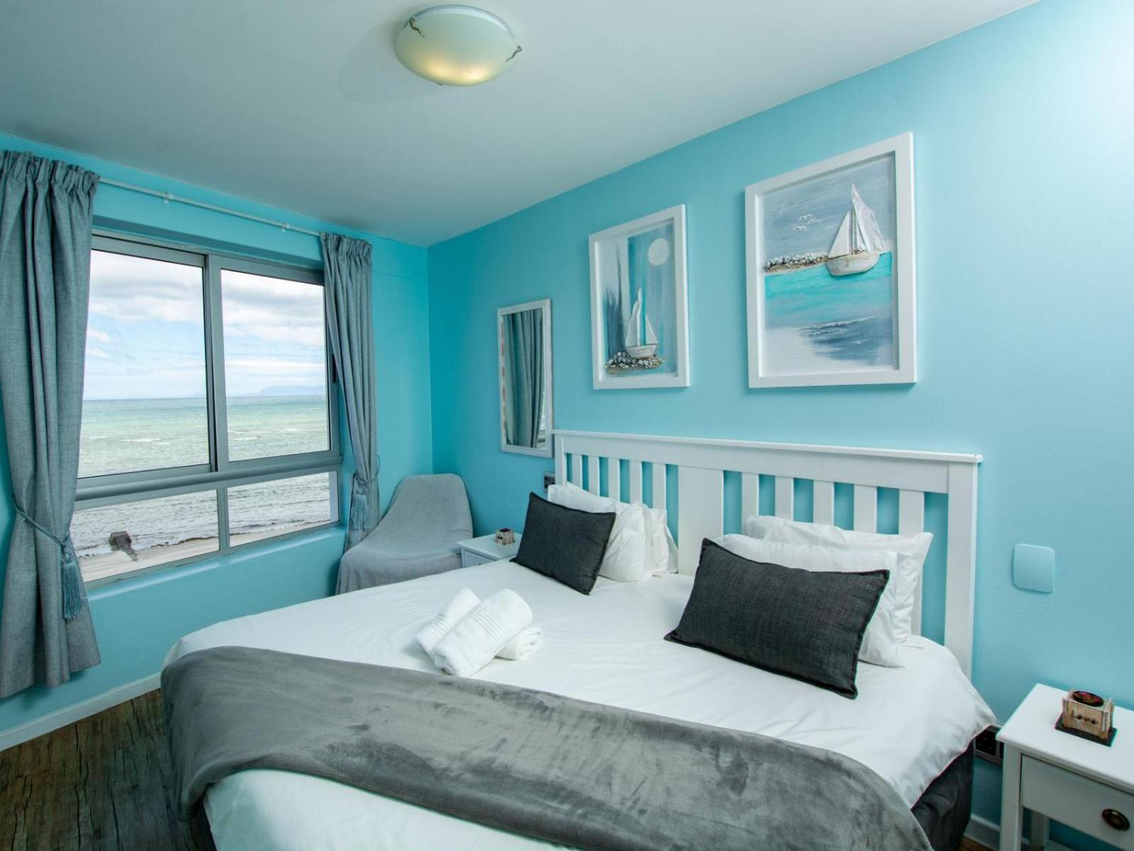 False Bay Inn Strand Rum bild
